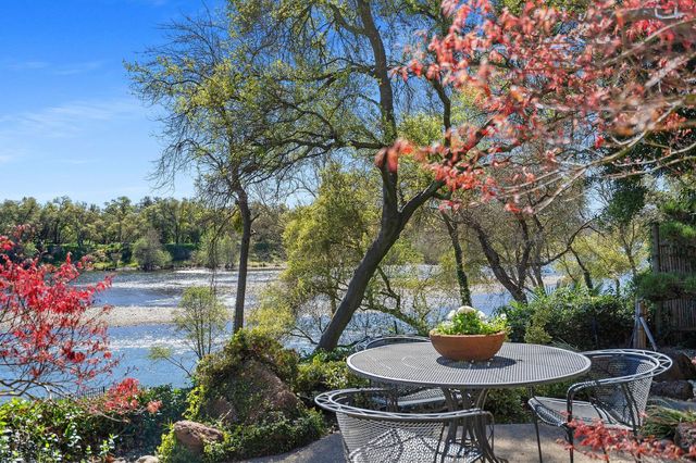 23 Riverbank Pl, Carmichael, CA 95608