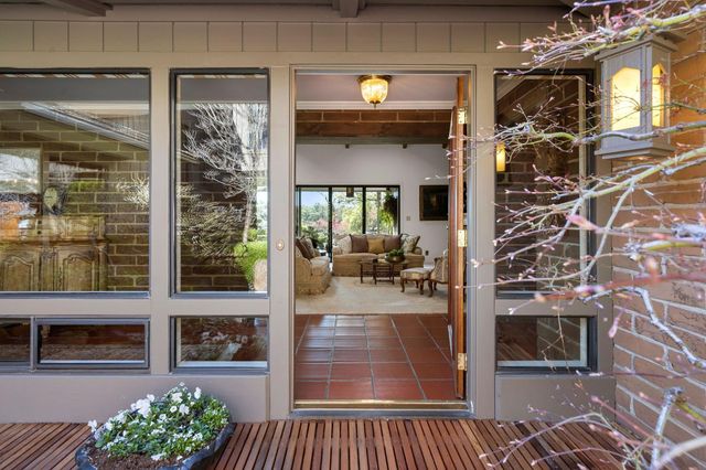 23 Riverbank Pl, Carmichael, CA 95608