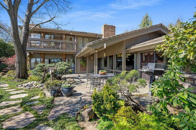 23 Riverbank Pl, Carmichael, CA 95608