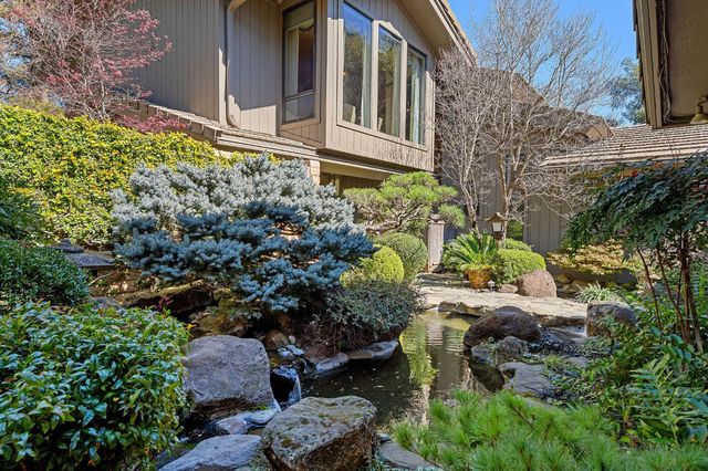 23 Riverbank Pl, Carmichael, CA 95608