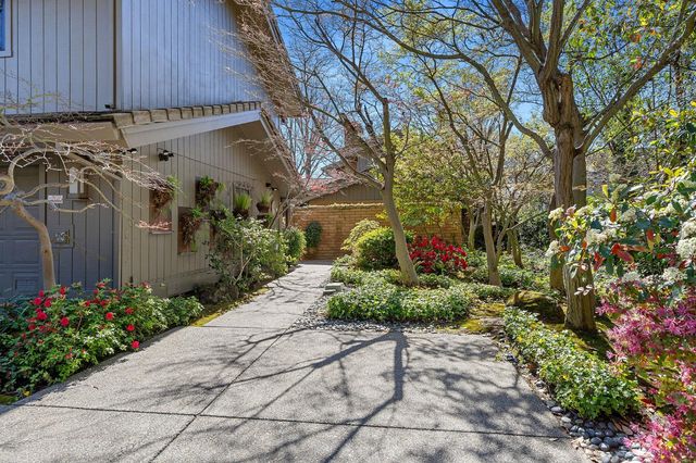 23 Riverbank Pl, Carmichael, CA 95608