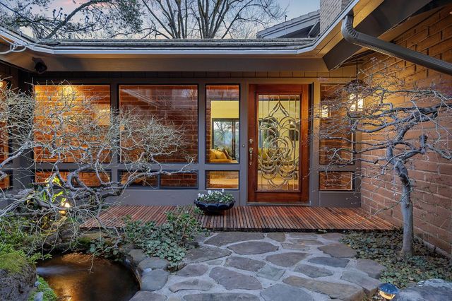 23 Riverbank Pl, Carmichael, CA 95608