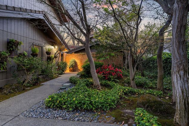 23 Riverbank Pl, Carmichael, CA 95608