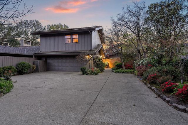 23 Riverbank Pl, Carmichael, CA 95608