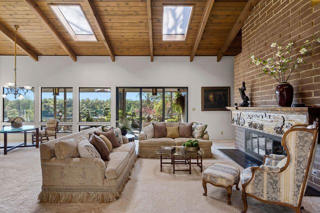 23 Riverbank Pl, Carmichael, CA 95608