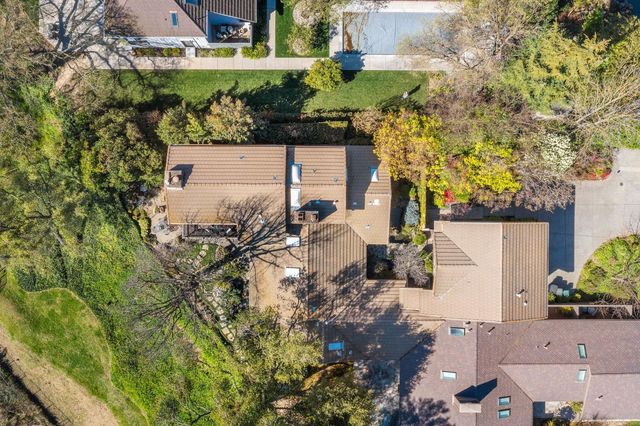 23 Riverbank Pl, Carmichael, CA 95608