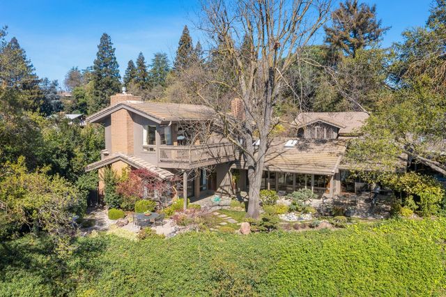 23 Riverbank Pl, Carmichael, CA 95608