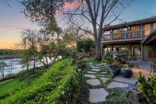 23 Riverbank Pl, Carmichael, CA 95608