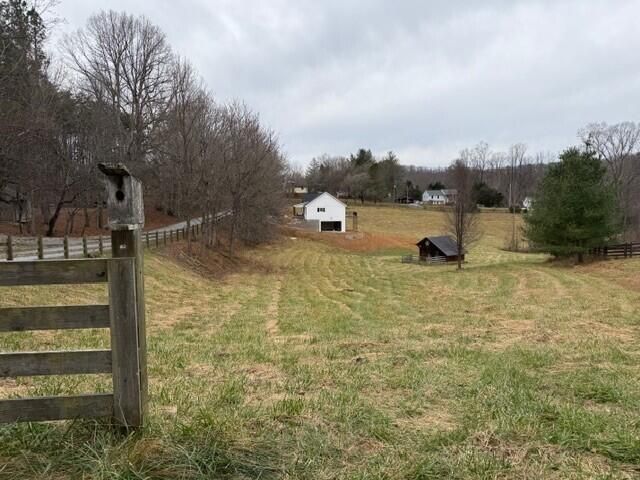 107 Ridge DR, Goodview, VA 24095