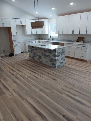 107 Ridge DR, Goodview, VA 24095