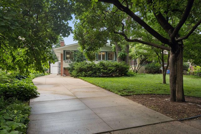 145 Rustic Lodge W, Minneapolis, MN 55419