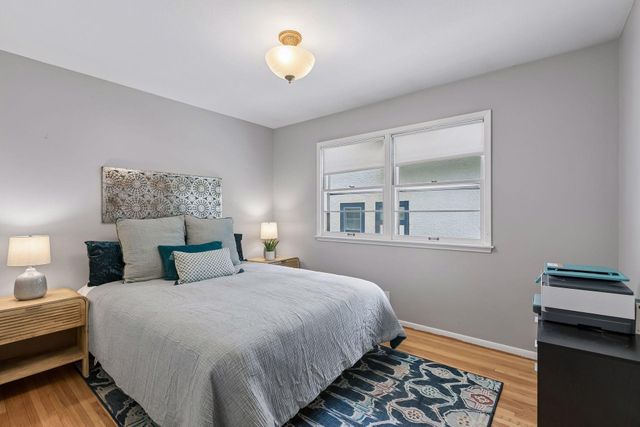 145 Rustic Lodge W, Minneapolis, MN 55419