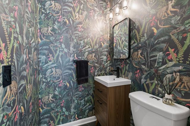 145 Rustic Lodge W, Minneapolis, MN 55419