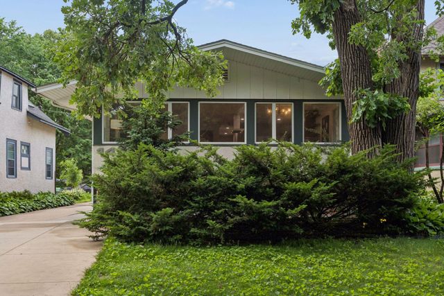 145 Rustic Lodge W, Minneapolis, MN 55419