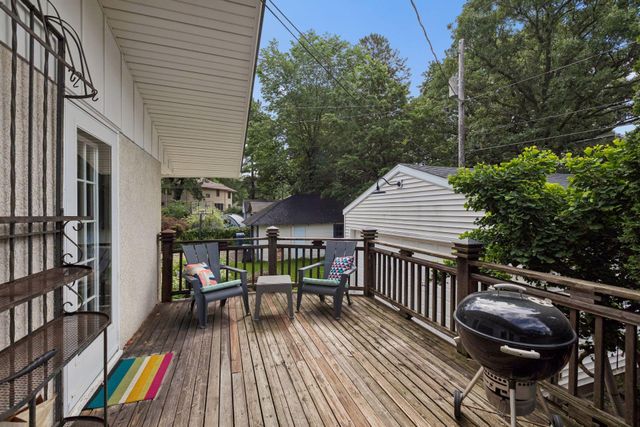 145 Rustic Lodge W, Minneapolis, MN 55419