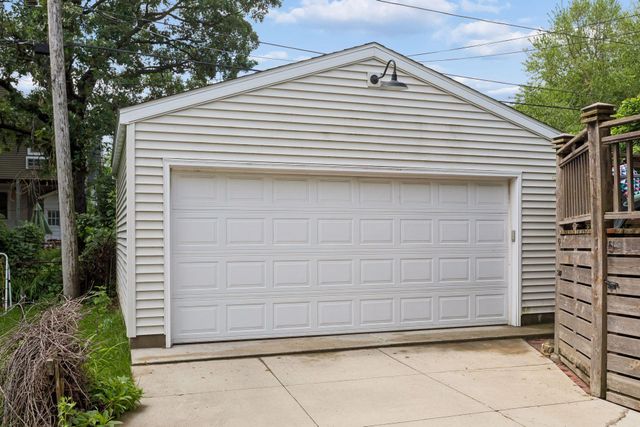 145 Rustic Lodge W, Minneapolis, MN 55419