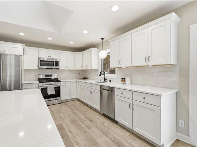 4135 KENNEDY CIRCLE, Richfield, WI 53017