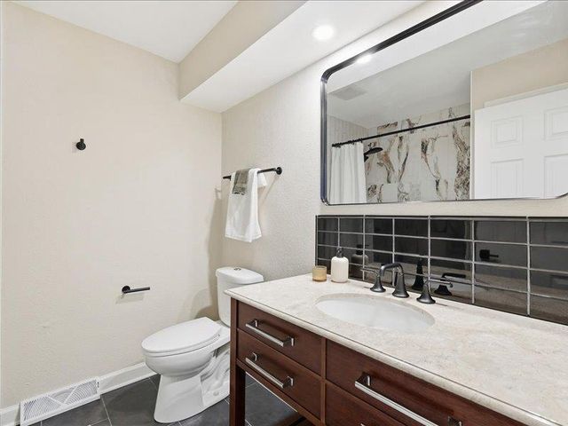 4135 KENNEDY CIRCLE, Richfield, WI 53017