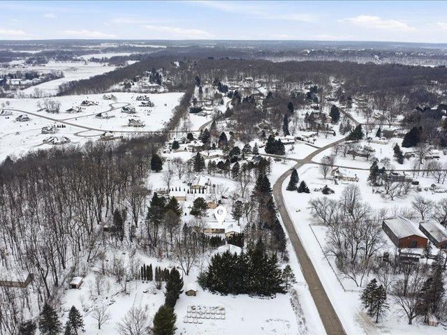 4135 KENNEDY CIRCLE, Richfield, WI 53017