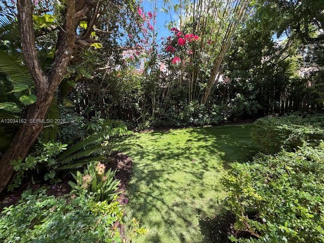 10900 NW 72nd St ., Doral, FL 33178