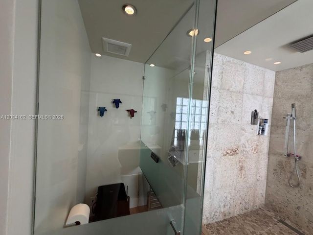10900 NW 72nd St ., Doral, FL 33178