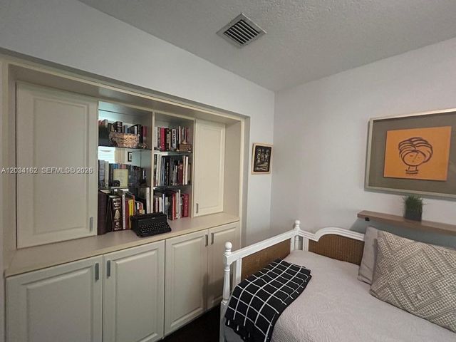 10900 NW 72nd St ., Doral, FL 33178