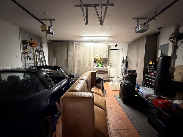 10900 NW 72nd St ., Doral, FL 33178