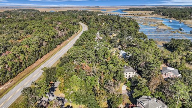 135 Marsh Harbor Drive S, Savannah, GA 31410