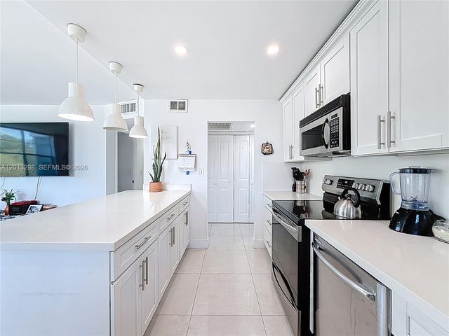 2751 Taft St 304, Hollywood, FL 33020