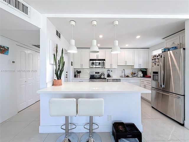 2751 Taft St 304, Hollywood, FL 33020