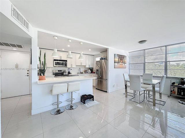 2751 Taft St 304, Hollywood, FL 33020