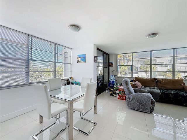 2751 Taft St 304, Hollywood, FL 33020