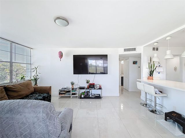 2751 Taft St 304, Hollywood, FL 33020