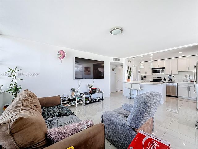 2751 Taft St 304, Hollywood, FL 33020
