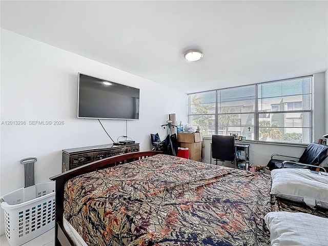 2751 Taft St 304, Hollywood, FL 33020