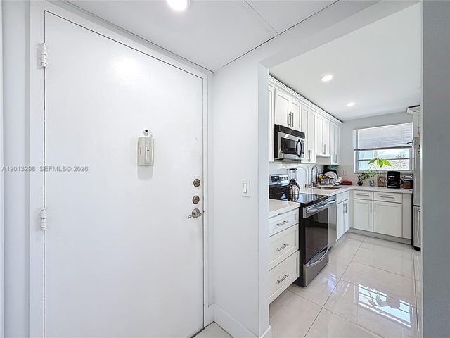 2751 Taft St 304, Hollywood, FL 33020