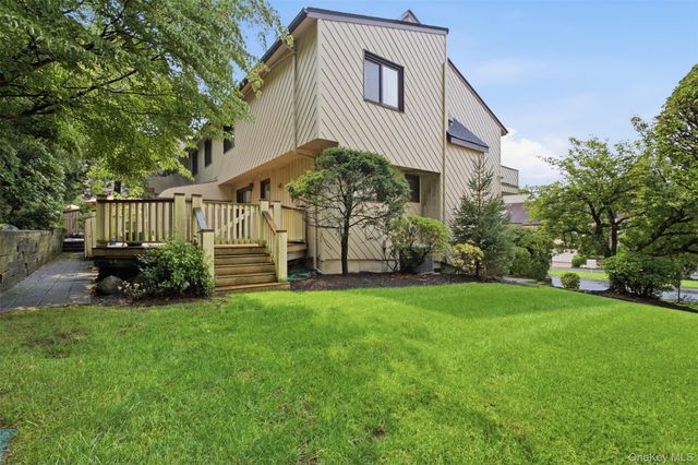 14 Dakota Court, Suffern, NY 10901