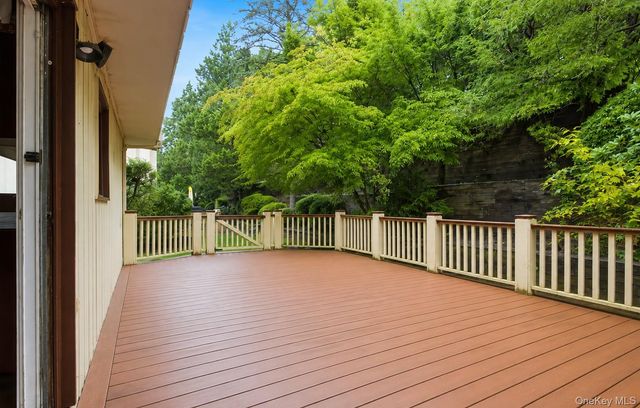 14 Dakota Court, Suffern, NY 10901