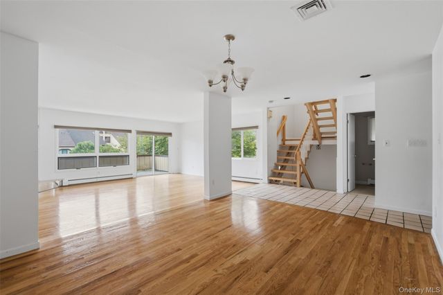 14 Dakota Court, Suffern, NY 10901