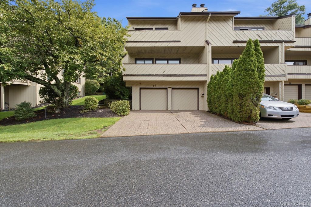 14 Dakota Court, Suffern, NY 10901 — exterior