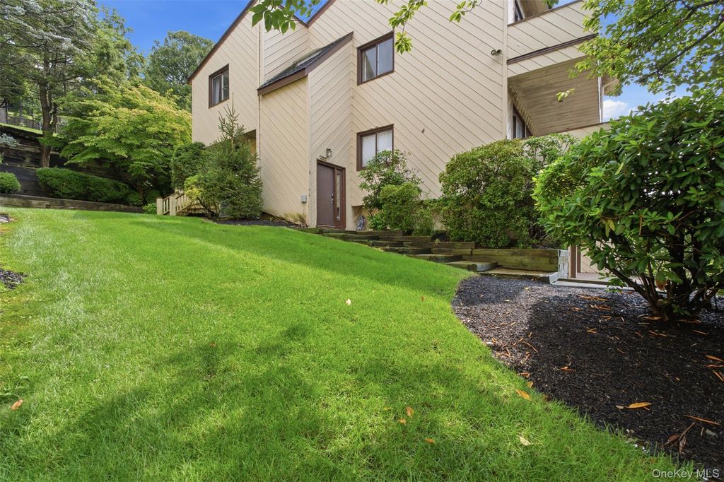 14 Dakota Court, Suffern, NY 10901 — photo 2