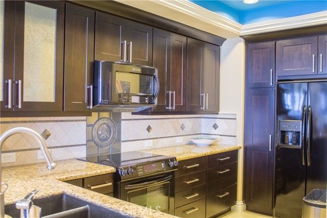 200 Paris Lane 109, Newport Beach, CA 92663