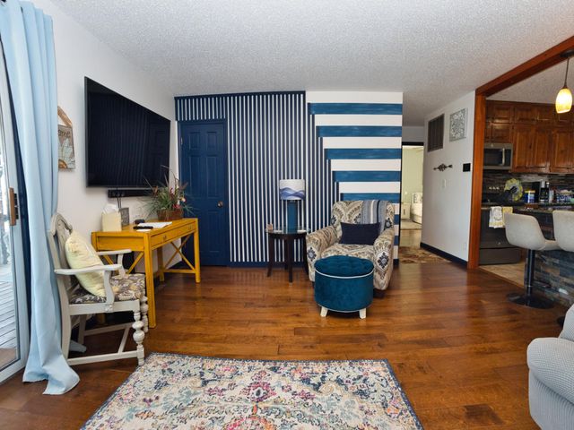 60854 E 254 Road, Grove, OK 74344