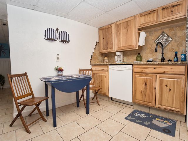 60854 E 254 Road, Grove, OK 74344