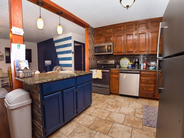 60854 E 254 Road, Grove, OK 74344