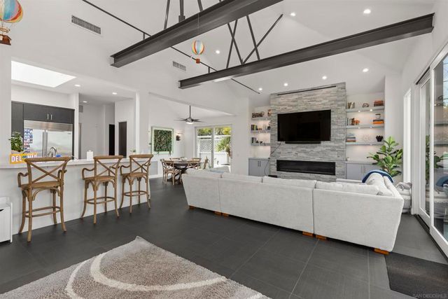 3325 Caminito Daniella, Del Mar, CA 92014
