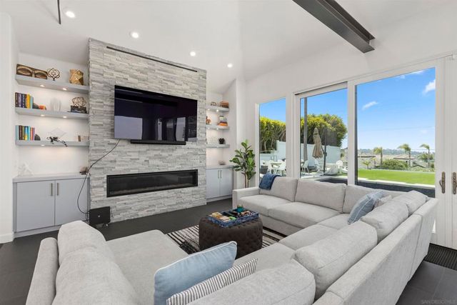 3325 Caminito Daniella, Del Mar, CA 92014
