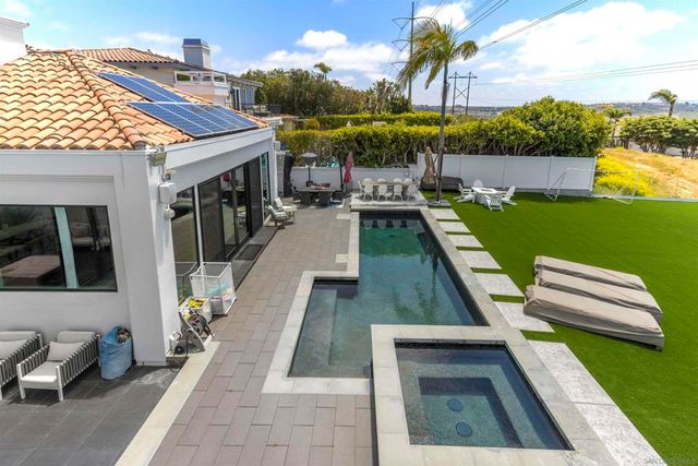 3325 Caminito Daniella, Del Mar, CA 92014