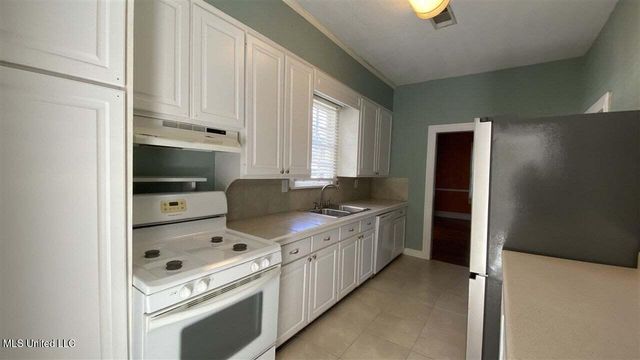 1039 Monroe Street, Jackson, MS 39202