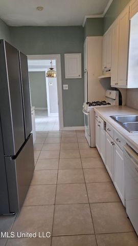 1039 Monroe Street, Jackson, MS 39202